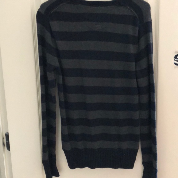 American Eagle sweater - Picture 2 of 5